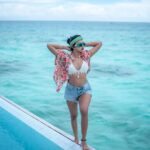 Amala Paul Instagram - Vacay vibe 🔛 #beachbum #beachesbecray #maldives #holiday #beachholidays #beach #travel #summer #sea #nature #photography #sunset #love #beachlife #ocean #sun #photooftheday #instagood #beautiful #vacation #travelphotography #beachvibes #travelgram #waves #photo #sand #fashion #naturephotography #surf #amalapaul Sun Siyam Iru Veli