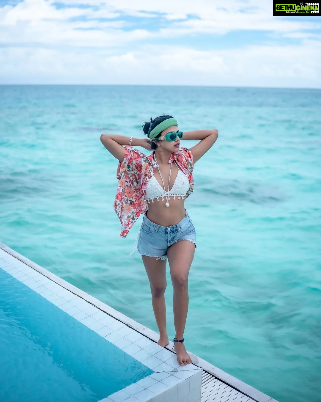 Amala Paul - 328K Likes - Most Liked Instagram Photos