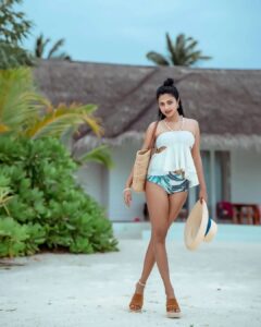 Amala Paul Instagram - The beach is my therapist. 🏖️🌊

@pickyourtrail @sunsiyamiruveli @sunsiyamresorts

#beachbum #beachesbecray #maldives #holiday #beachholidays #beach #travel #summer #sea #nature #photography #sunset #love #beachlife #ocean #sun #photooftheday #instagood #beautiful #vacation #travelphotography  #beachvibes #travelgram #waves #photo #sand #fashion #naturephotography #surf