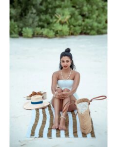 Amala Paul Instagram - The beach is my therapist. 🏖️🌊

@pickyourtrail @sunsiyamiruveli @sunsiyamresorts

#beachbum #beachesbecray #maldives #holiday #beachholidays #beach #travel #summer #sea #nature #photography #sunset #love #beachlife #ocean #sun #photooftheday #instagood #beautiful #vacation #travelphotography  #beachvibes #travelgram #waves #photo #sand #fashion #naturephotography #surf