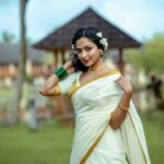 Amala Paul Instagram - നിങ്ങളുടെ ഓണസദ്യ പോലെ നിങ്ങളുടെ ജീവിതവും മികച്ചതായിരിക്കുമെന്ന് ഞാൻ പ്രതീക്ഷിക്കുന്നു! ❤️ ഹാപ്പി ഓണം! 🪷 Shot by: @ajishpremphotography Stylist : @asaniya_nazrin Outfit : @pranaahbypoornimaindrajith #HappyOnam #Onam #kerala #malayalam #onamsadya #india #keralagram #love #photography #malayalam #instagram #kochi #keralagodsowncountry #instagood #malayali #godsowncountry #mallugram #nature #keralam #mollywood #keralagallery #entekeralam