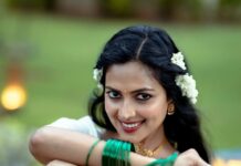 Amala Paul Instagram - നിങ്ങളുടെ ഓണസദ്യ പോലെ നിങ്ങളുടെ ജീവിതവും മികച്ചതായിരിക്കുമെന്ന് ഞാൻ പ്രതീക്ഷിക്കുന്നു! ❤️ ഹാപ്പി ഓണം! 🪷 Shot by: @ajishpremphotography Stylist : @asaniya_nazrin Outfit : @pranaahbypoornimaindrajith #HappyOnam #Onam #kerala #malayalam #onamsadya #india #keralagram #love #photography #malayalam #instagram #kochi #keralagodsowncountry #instagood #malayali #godsowncountry #mallugram #nature #keralam #mollywood #keralagallery #entekeralam