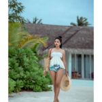 Amala Paul Instagram – The beach is my therapist. 🏖️🌊

#beachbum #beachesbecray #maldives #holiday #beachholidays #beach #travel #summer #sea #nature #photography #sunset #love #beachlife #ocean #sun #photooftheday #instagood #beautiful #vacation #travelphotography  #beachvibes #travelgram #waves #photo #sand #fashion #naturephotography #surf