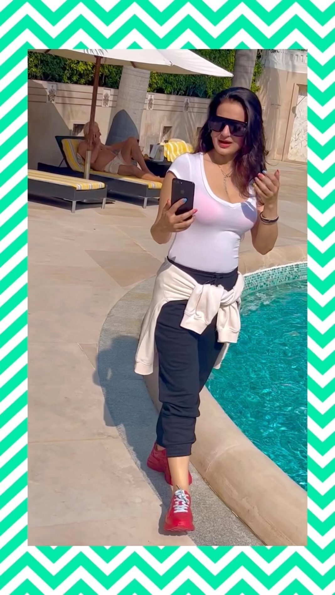 Ameesha Patel Instagram - DELHI…Before A long day ahead it’s always lovely to chat with my lovely fans over some Video Calls …4 best deals 4 Meet n greets ,, Corporate shows or Video calls whatssap my most trusted manager Mr Mahesh on +91 98330 20363👍🏻👍🏻💯