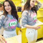 Ameesha Patel Instagram – AHMEDABAD..about yesterday.. at the launch of @themexicantapasbar at Ahmedabad airports domestic departure terminal ..,, yummmmmm…. ✈️💖💗