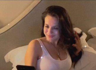 Ameesha Patel Instagram - DELHI…. Glad to remove some time finally over some Video calls with my fans before another crazy busy day tom in our capital city ❤️👍for best deals for Meets and Greets ,Video calls or Corporate events ,shows etc ..WhatsApp my most trusted manager Mr MAHESH on +91 98330 20363💖👍🏻🧿💯