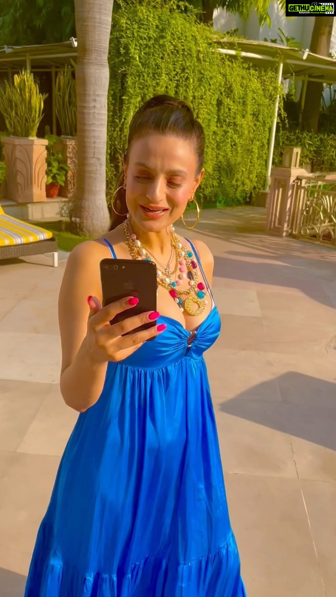 Ameesha Patel - 133.8K Likes - DELHI… After a crazy busy yesterday with back to back events loving being on some video calls today with my amayzing fans . For best deals for Meet n Greets,Video calls or corporate events,shows or Brand Endorsements etc WHATSAPP my most trusted manager Mr MAHESH on +91 98330 20363✔️✔️👍🏻💯🧿