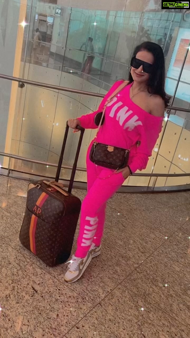 Ameesha Patel Instagram - And off to DELHI … 💖💖💖💖💖💖