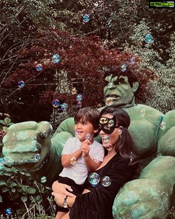 Amy Jackson Instagram - A birthday party for my real life little Superhero, I love you Dre 💚 @grapeandfig I just adore you! Thankyou for helping me create the garden party of dreams 🍇🥑🫒🫐(and vegan 🧀!!)