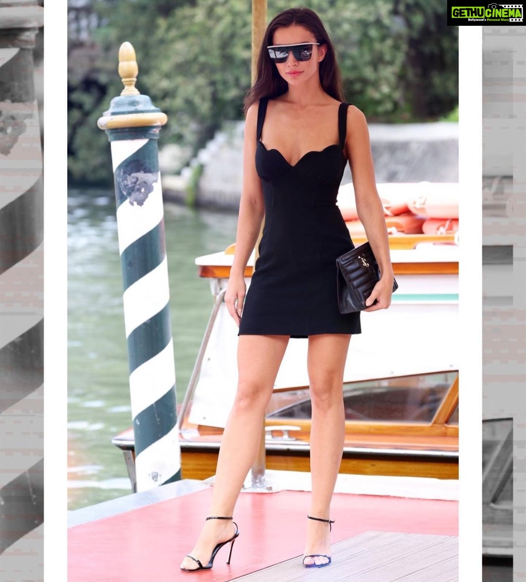 Amy Jackson Instagram - Seeing Sunday in Venice through #JimmyChooEyewear .. loved-up boat rides, @jimmychoo stiletto wanders followed by poolside espressos and cannolis. PERFECTION ❤️🔥 @safilogroup #AD Venice Film Festival