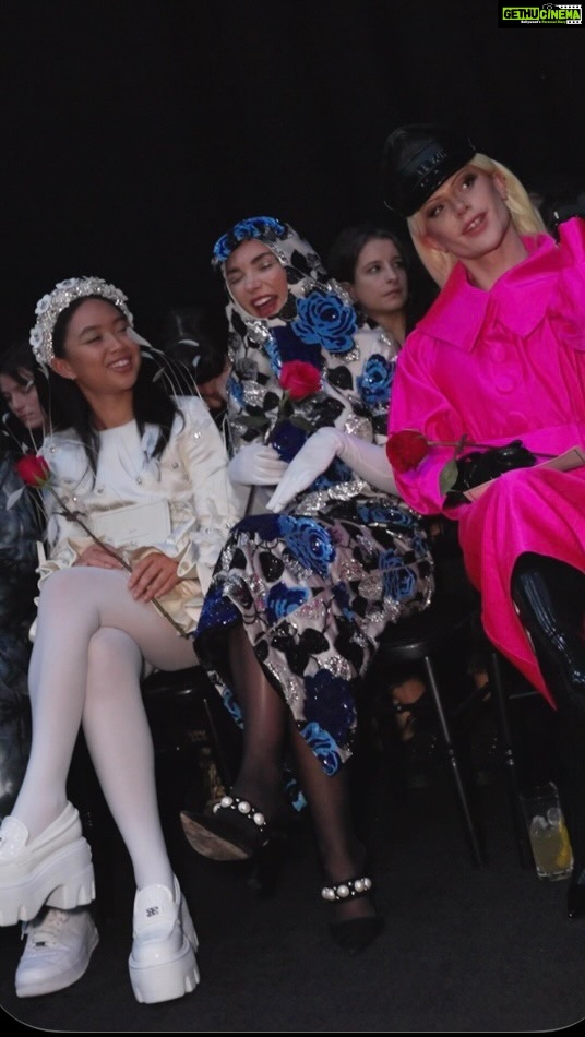 Amy Jackson Instagram - A @richardquinn FROW 🇬🇧 #LFW You absolutely killed it RQ! Next level 💯 London, United Kingdom