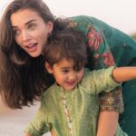 Amy Jackson Instagram - A new moon and a Diwali filled with love, light, more loveeee, more lightttt and a universe full of gratitude✨ Feeling beyond blessed to be in India with my lil boy for the first time.. we celebrated with friends who are as good as family - missed this beautiful country. Thankyou @rp3825 for diving headfirst into the sea with us and capturing these special shots 🫶🏼 & thanks lil love @ruchi.munoth for kitting Dre out with his first kurta by @toraniofficial 🥹 InterContinental Chennai Mahabalipuram Resort