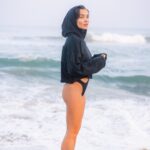 Amy Jackson Instagram - When you gimme those ocean eyes @aloyoga