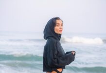 Amy Jackson Instagram - When you gimme those ocean eyes @aloyoga