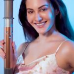 Amyra Dastur Instagram - Starting off my mornings with @dyson_india ♥️ I just loveeee the new and improved tools, especially the new Airwrap ✨ . . . #collab #dysonairwrap #dyson #dysonhair #dysonindia #hair #hairtools #haircare #hairtransformation