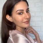 Amyra Dastur Instagram - When it comes to glam, no one does it better! #AmyraDastur is ready for #FilmfareAwards season, are you? ⭐️💗💟 #Wolf777newsFilmfareAwards #FilmfareAwards2022 #FilmfareOnReels #Celeb