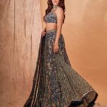 Amyra Dastur Instagram - 🦋 . Wearing @paulmiandharsh Jewellery @minerali_store Styled by @malvika_tater Hair @hairstylist_madhav2.0 Shot by @dieppj . . . #riali #indianwedding #weddingseason #indianfashion #desigirl #indianbride #diwali #fashion #love