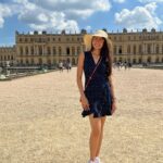 Andrea Jeremiah Instagram - #versailles ☀️💕👯‍♀️ @gtholidays.in 📸 @aaronjsaldanha @captsheld #paris #france #travel #globetrotter #travelbug #gtholidays #shotoniphone