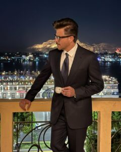 Anil Kapoor Instagram - Love, Double Shot Espresso, Camera & Action… 

50years of @stefanoricciofficial at Luxor, Egypt.