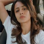 Anjana Rangan Instagram – New day.. new hair! 😜 #colouredhair