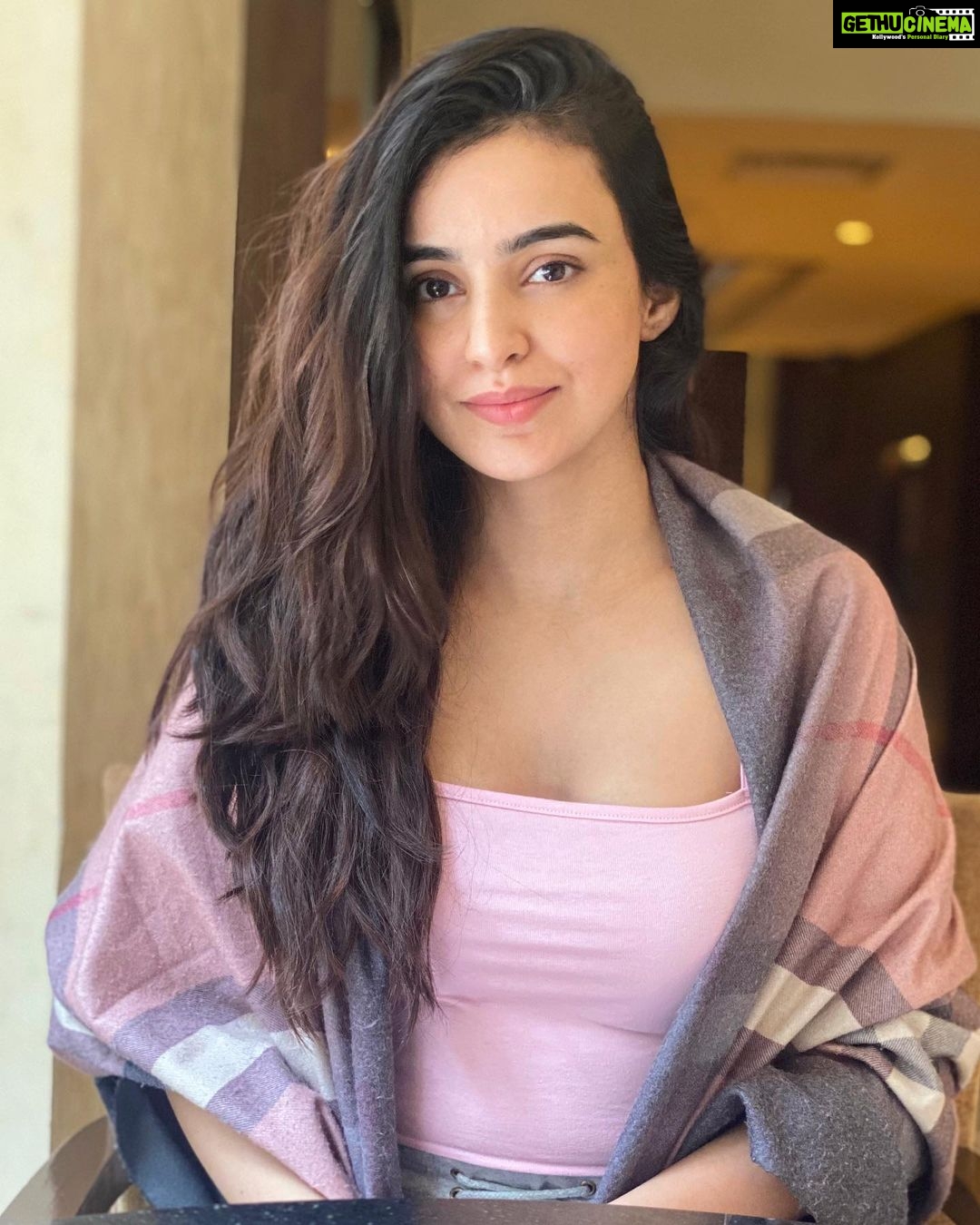 Ankitta Sharma Instagram - But first.. Chai. ☕️ #unfilteredmornings