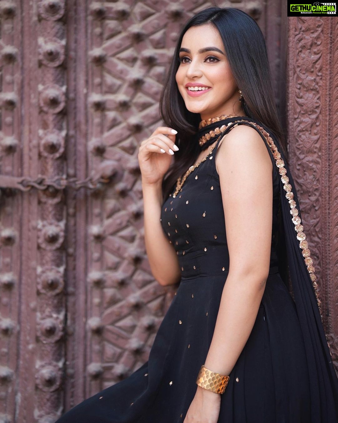 Video Jockey Ankitta Sharma HD Instagram Photos and Wallpapers August ...