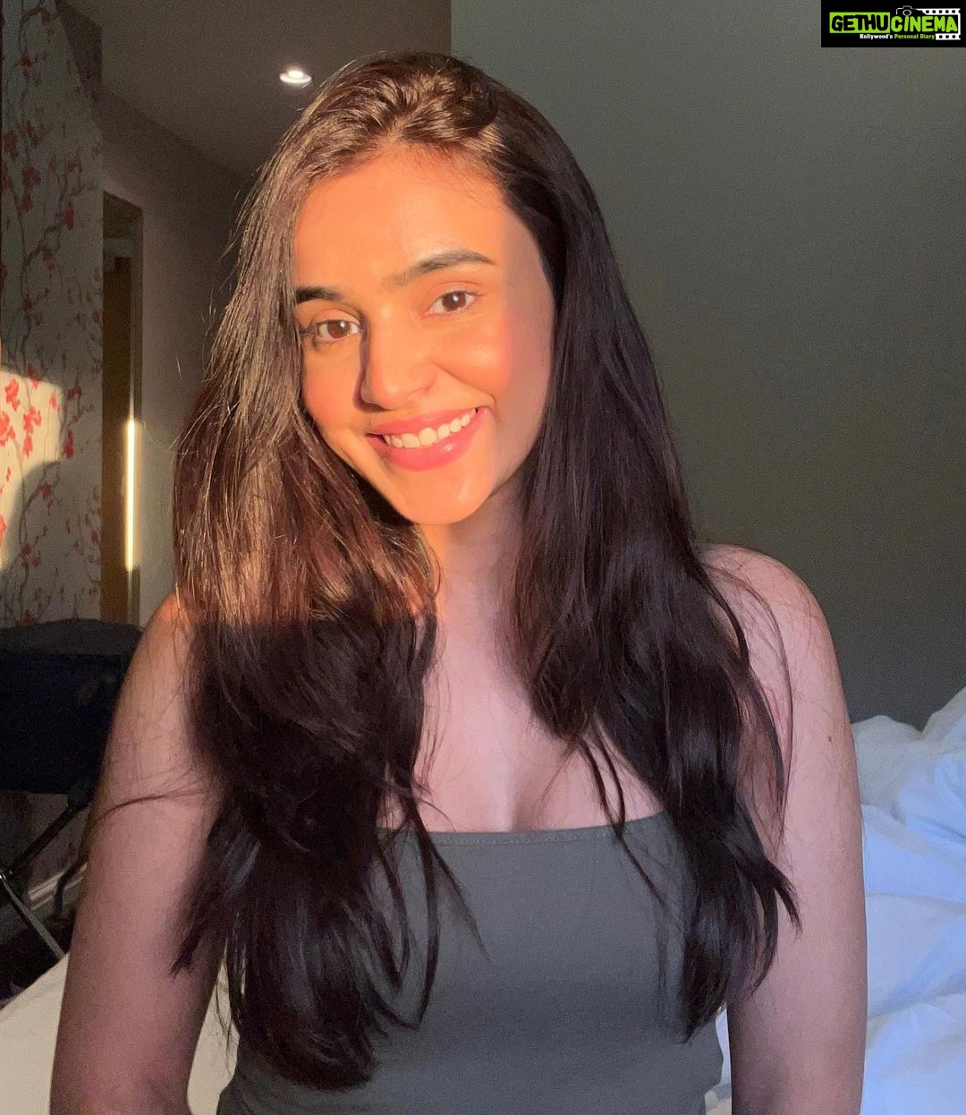 Ankitta Sharma Instagram - Sunsets & I- It’s a love affair. 💫