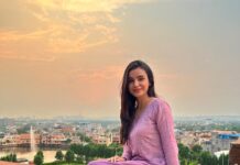 Ankitta Sharma Instagram - My love for sunsets & kurtis! 💜