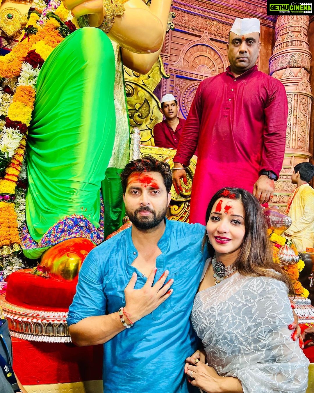 Antara Biswas Instagram - “LAALBAUG CHA RAJA “ … Is pal ke Liye Barson intezar Kiya hai humne… Aur kitna Accha lag Raha Hai, kitne khush hain hum bata nahi sakte…. Sab Kuch Accha Hone Wala Hai 🙏🙏🧿…. #lalbaughcharaja #laalbaagcharajadarshan #ganpatibappamorya #blessed #happy #bestmoment #love #darshan Thank you @heenaalad @kaushal_j for making this happen… love you guys ❤️❤️ Lalbaugcha Raja Sarvajanik Ganeshotsav Mandal