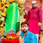 Antara Biswas Instagram - “LAALBAUG CHA RAJA “ … Is pal ke Liye Barson intezar Kiya hai humne… Aur kitna Accha lag Raha Hai, kitne khush hain hum bata nahi sakte…. Sab Kuch Accha Hone Wala Hai 🙏🙏🧿…. #lalbaughcharaja #laalbaagcharajadarshan #ganpatibappamorya #blessed #happy #bestmoment #love #darshan Thank you @heenaalad @kaushal_j for making this happen… love you guys ❤️❤️ Lalbaugcha Raja Sarvajanik Ganeshotsav Mandal