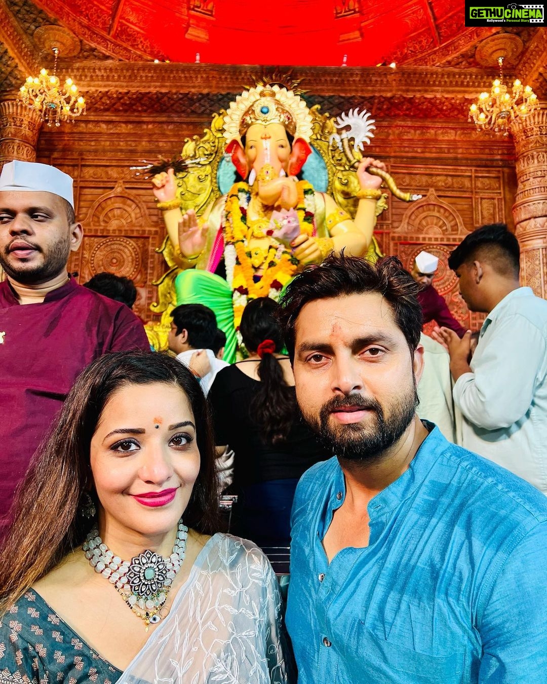 Antara Biswas Instagram - “LAALBAUG CHA RAJA “ … Is pal ke Liye Barson intezar Kiya hai humne… Aur kitna Accha lag Raha Hai, kitne khush hain hum bata nahi sakte…. Sab Kuch Accha Hone Wala Hai 🙏🙏🧿…. #lalbaughcharaja #laalbaagcharajadarshan #ganpatibappamorya #blessed #happy #bestmoment #love #darshan Thank you @heenaalad @kaushal_j for making this happen… love you guys ❤️❤️ Lalbaugcha Raja Sarvajanik Ganeshotsav Mandal