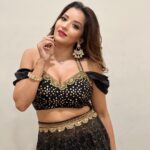 Antara Biswas Instagram - 💣💣💣…. Styled By: @anusoru Mua: @sachinmakeupartist1 Hairstyling: @shab_qureshi786 📸: @deepakpathak663