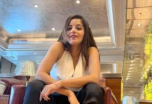 Antara Biswas Instagram - ✈️…. #airportdiaries #ootd #lounge #poser #me 📸: @deepakpathak663