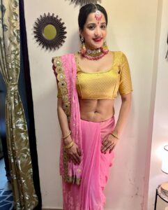 Antara Biswas Instagram - Shubh Deepaawali 🪔 🎉🌸💥…. Missing you Too my ❤️ @vikrant8235 Jewelleries: @art_with_abhijeet