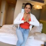 Antara Biswas Instagram – #whattheluck 🤷‍♀️🤷‍♀️🤷‍♀️… How I Missed This One 😃😃… #reels #instagram #reelitfeelit #feelitreelit #trending