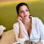 Antara Biswas Instagram – SATURDAY’s be like 🤷‍♀️🤷‍♀️💃🏻…. #weekend #vibes #saturday #feelitreelit #reels #reelitfeelit