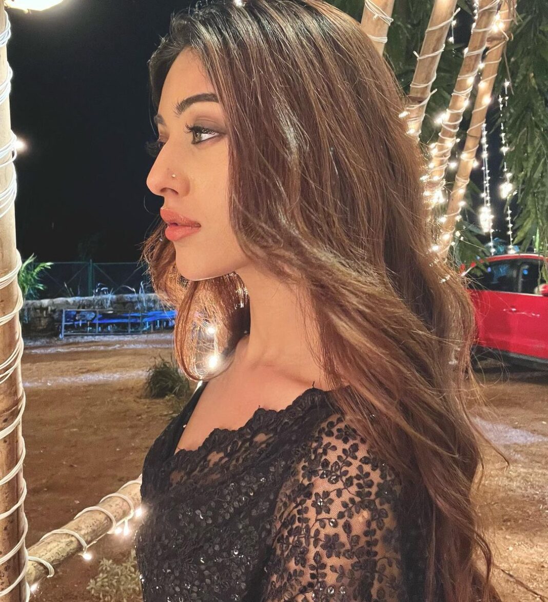 Anu Emmanuel Instagram - 🖤