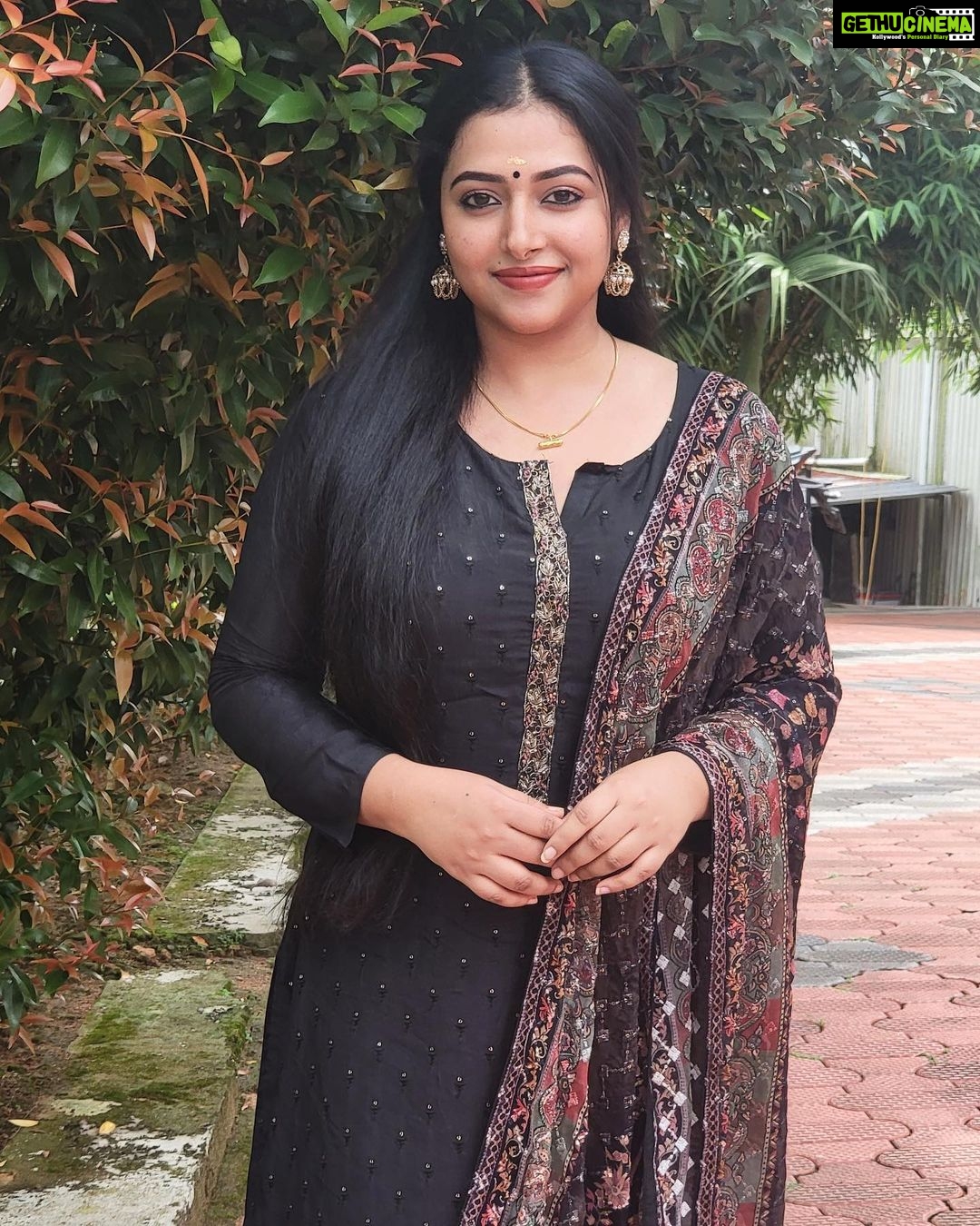 Anu Sithara Instagram - Hello retailers, I am all ready to see you all at Ajio Business’ Sambandham trade show at Cochin on 30th July at Zamra International Convention Centre. Let’s meet and look at some trendy, hot selling, Thaka Thimi Onam fashion! For those of you in and around Calicut, you can visit Calicut Trade Centre on 3rd August. #sambandam #thakathimionam #fashionretailers