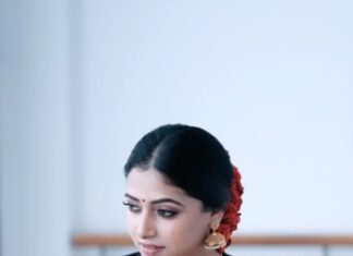 Anu Sithara Instagram - Stylist : @asaniya_nazrin Outfit : @mloft_by_joeljacobmathew Makeup and Hair : @pinkyvisal 📷 @vishnuprasadsignature