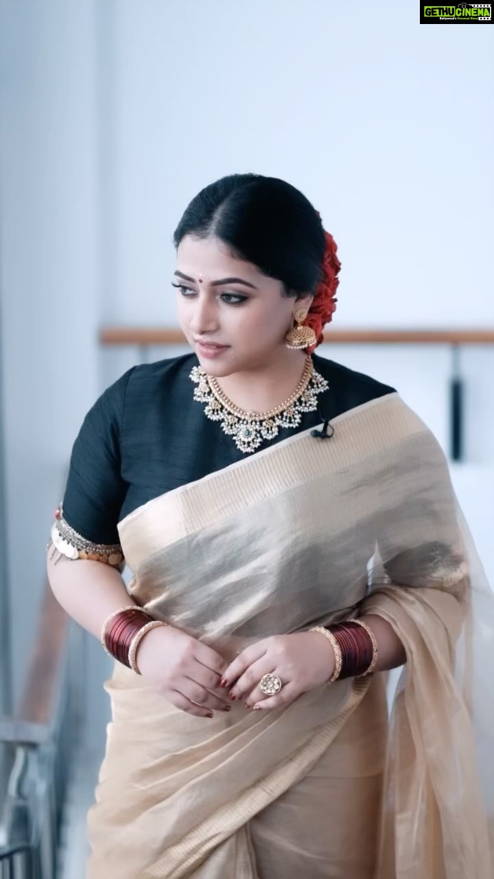 Anu Sithara Instagram - Stylist : @asaniya_nazrin Outfit : @mloft_by_joeljacobmathew Makeup and Hair : @pinkyvisal 📷 @vishnuprasadsignature