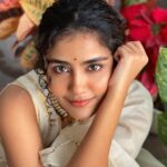 Anupama Parameswaran Instagram – Solladha varthaigal suvaiyanavai…
Arthathil avai mattum azhaganavai…

#behindthescenes
