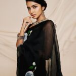 Anupama Parameswaran Instagram - Wouldn’t have been busy gazing stars for a fortnight, had he realised the classic star was right by his side. 🖤 Wearing @picchika Jewellery @amrapalijewels Styled by @rashmitathapa Styling team @aishwarya128 Shot by @arifminhaz Photo assistant @thejaswitanneru