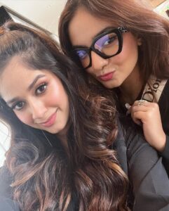 Anushka Sen Instagram - Reunited 🖤