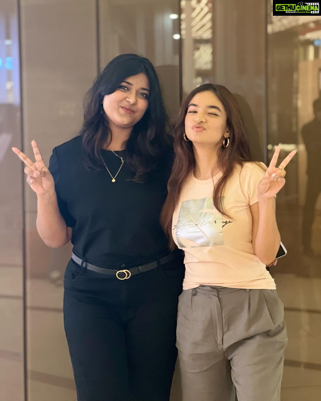 Anushka Sen Instagram - In Kolkata with Ipsiiđź’—