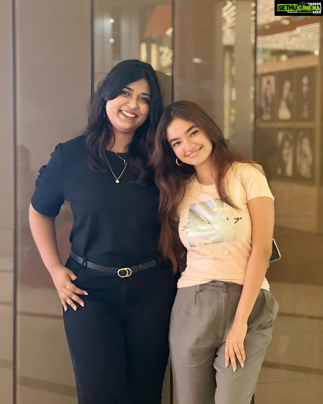 Anushka Sen Instagram - In Kolkata with Ipsiiđź’—