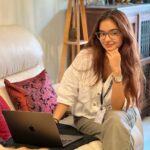 Anushka Sen Instagram – college days 🦦🫶 with my study buddy 😽