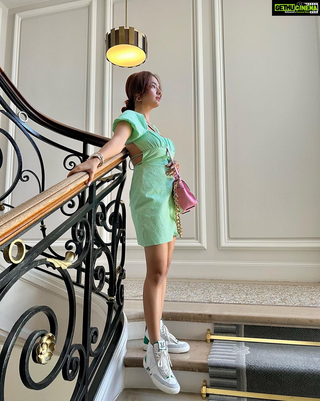 Anushka Sen Instagram - missing paris so much 🌹💋✨ Hilton Paris Opera