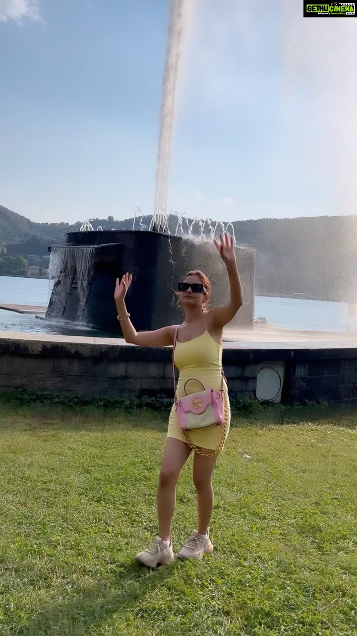 Anushka Sen Instagram - Italy is so beautiful 💜 #reels #minivlog #reelsinstagram