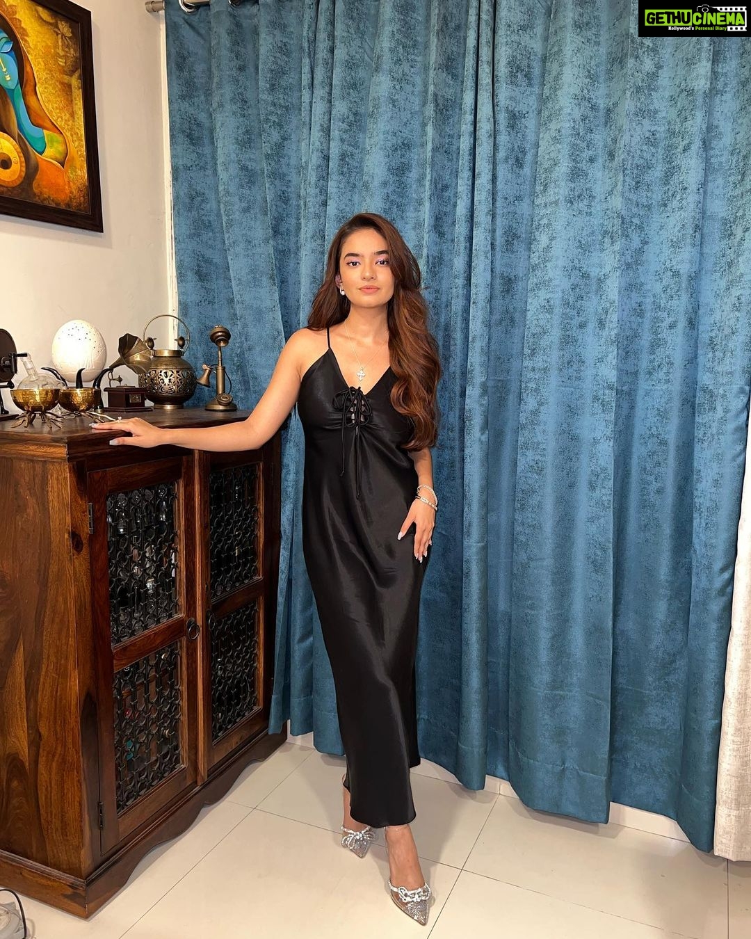 Anushka Sen Instagram - You’ve never been to heaven, have you?🖤