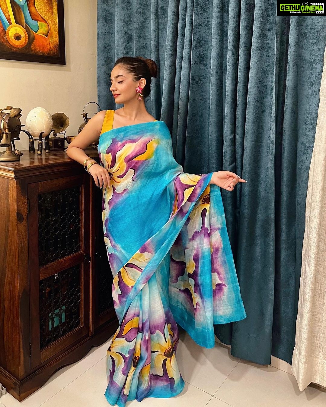 Anushka Sen Instagram - saree girl 😇✨🌻